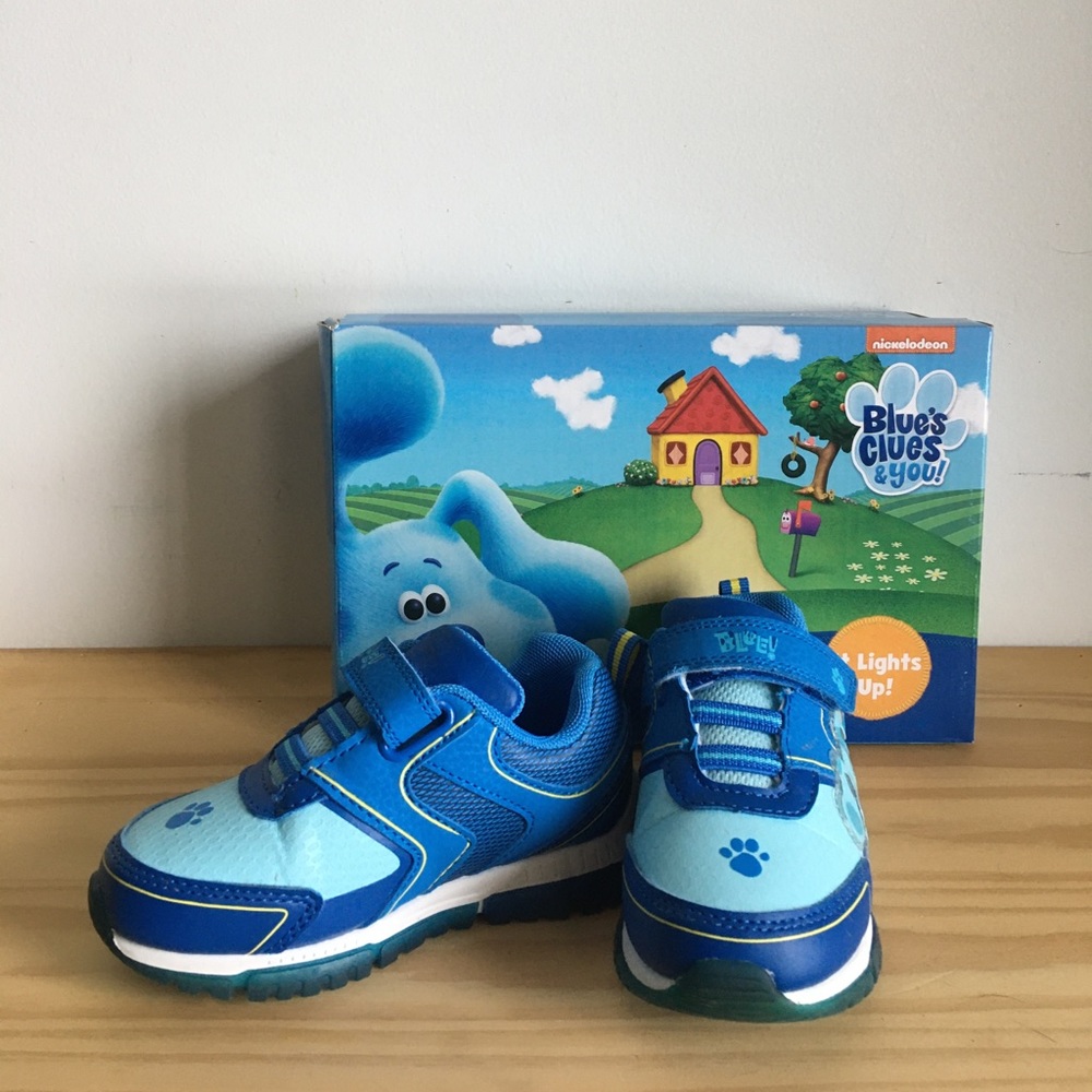 Blue’s Clues and You Light Up Velcro Tennis Shoes Toddler 8 in Box Blues Running